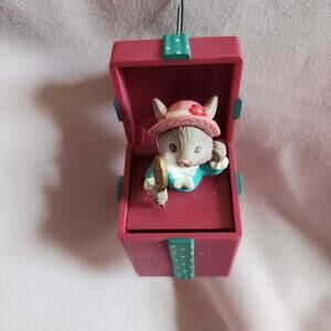 Karen Hahn Enesco 1994 Merry Miss Merry Pop-Up Ornament Christmas Mouse